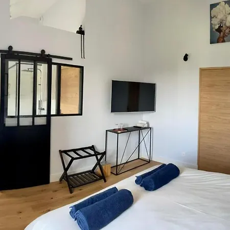 Le Petit Caviste - D'hotes & 4* Castagnol