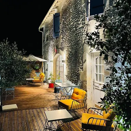 Le Petit Caviste - D'hotes & 4*