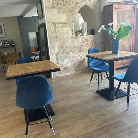 Bed and Breakfast Le Petit Caviste - D'hotes & Castagnol